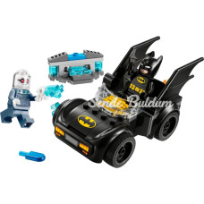 Nessiworld LEGO DC Batman: Batman ve Batmobile Mr. Freeze’e Karşı Araç Oyun Seti 76301