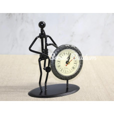 Metal Saatli Saksafon Çalan Müzisyen Alk4335