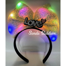 Led Işıklı 3 Farklı Fonksiyonda Yanan Gümüş Love Yazılı Sarı Fiyonk Taç 20x17 Cm