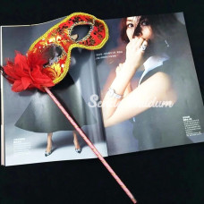 Lüks Taşlı Saplı Maskeli Balo Maskesi Kırmızı Renk 35 Cm