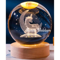 Dekoratif Ay İçinde Unicorn Tasarımlı Ahşap Altlıklı Işıklı Cam Küre Cam:8cm Ahşap:2cm Büyük Boy