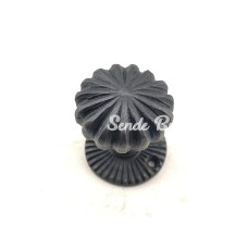 Antika Tarz Dekoratif Pirinç Açarlı Kapı Babası  50mm Oksit